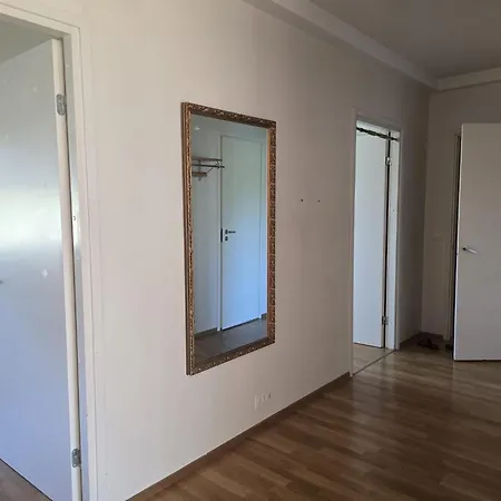 Apartament And Cloce To The Airport 75m2 App